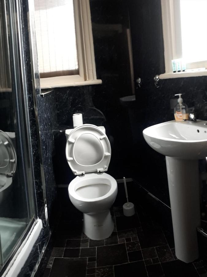 Hotel The Vines Liverpool Esterno foto